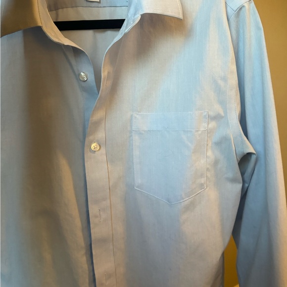 Amazon Essentials Slim Button-up - Picture 3 of 5